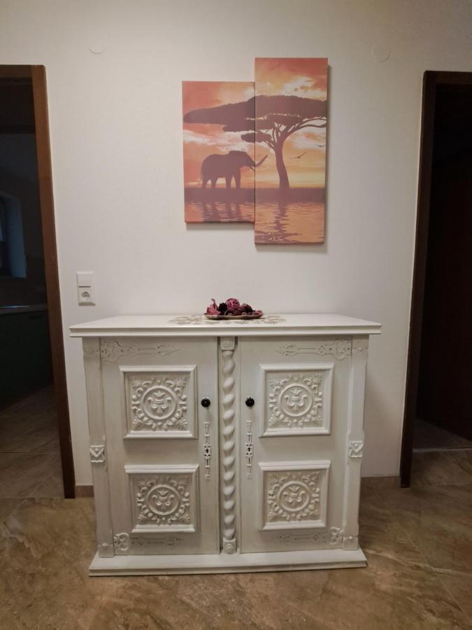 Schoene Wohnung Am Georgenberg 罗伊特林根 外观 照片