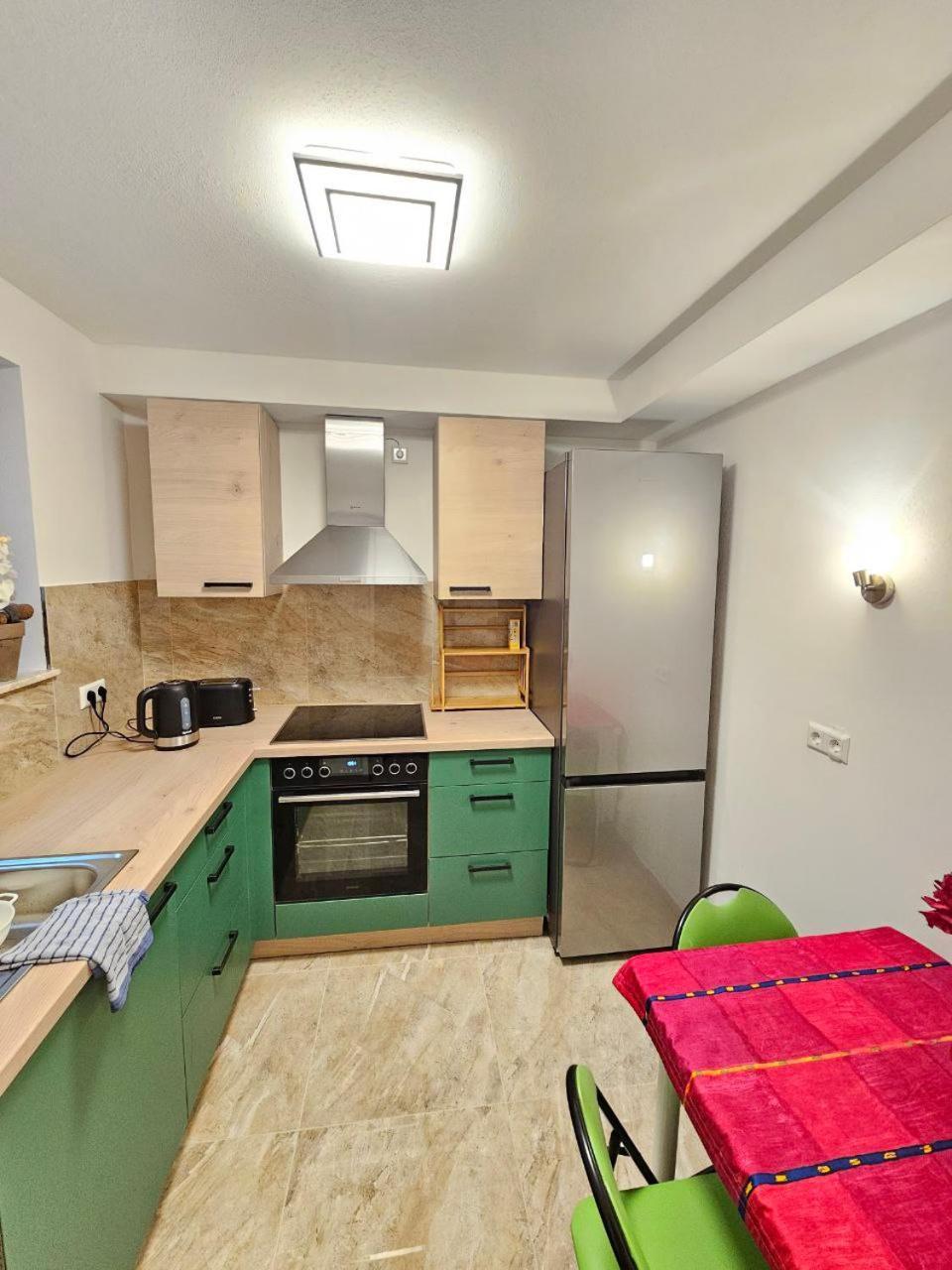 Schoene Wohnung Am Georgenberg 罗伊特林根 外观 照片