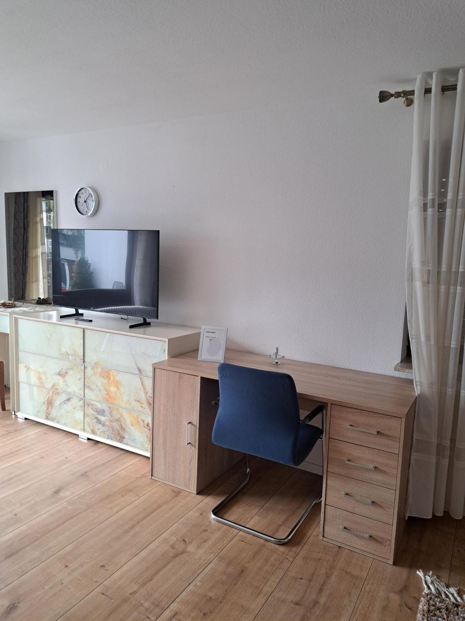 Schoene Wohnung Am Georgenberg 罗伊特林根 外观 照片