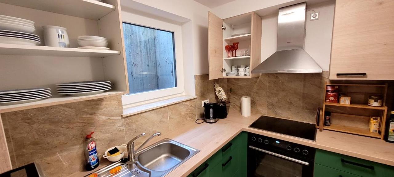 Schoene Wohnung Am Georgenberg 罗伊特林根 外观 照片