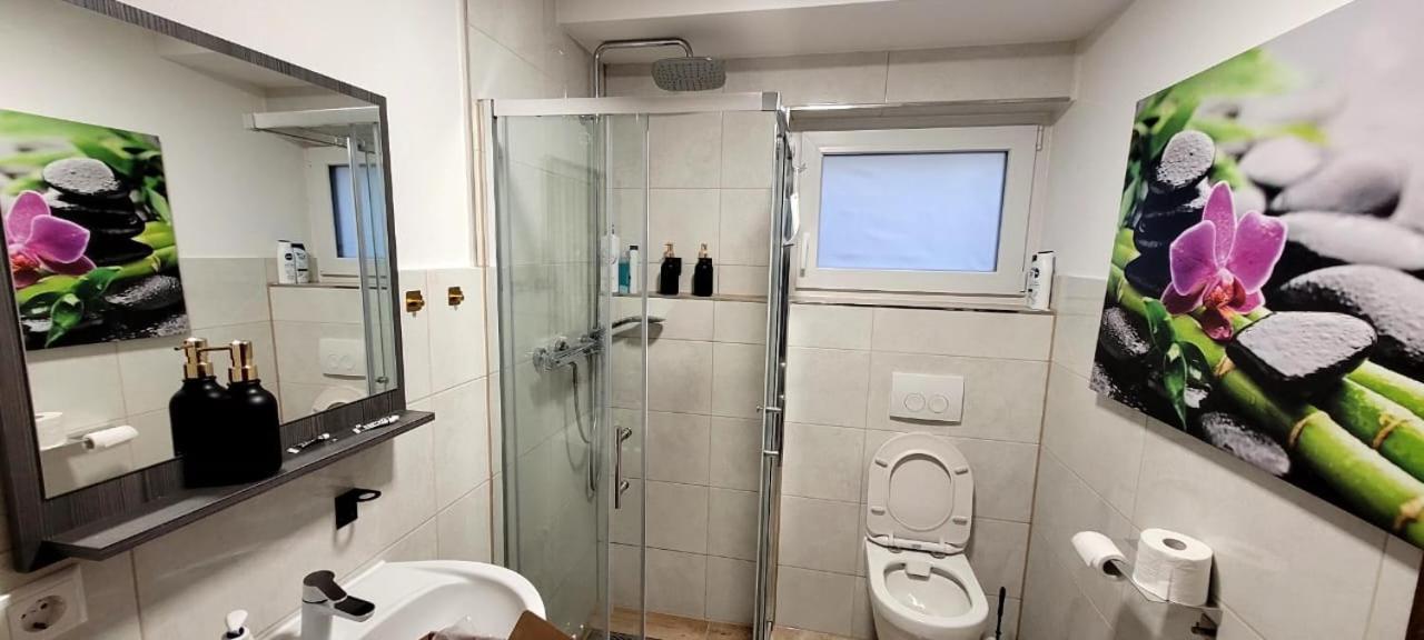 Schoene Wohnung Am Georgenberg 罗伊特林根 外观 照片